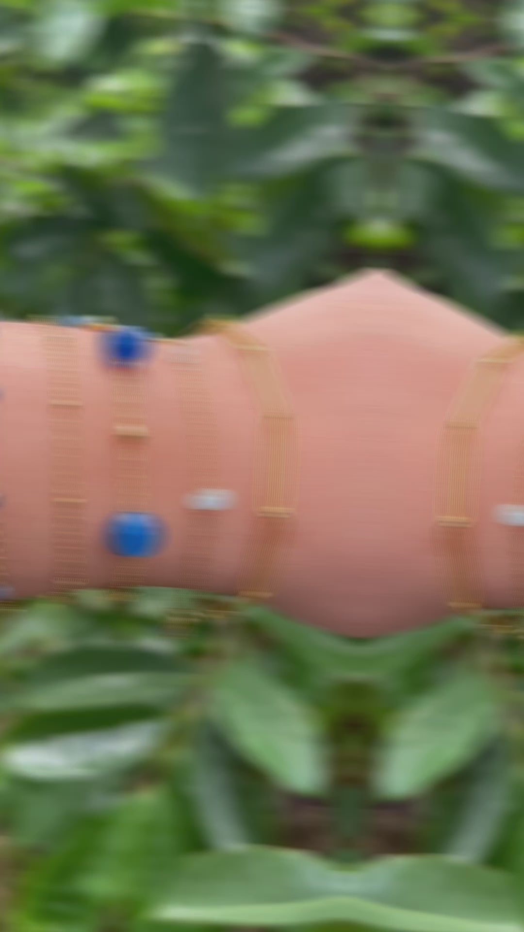 Charger la vidéo : Composition de bijoux, la plupart fait main sur île de la Réunion dans mon petit espace atelier